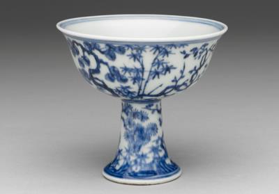 图片[2]-Stem cup with “Three Friends of Winter” in underglaze blue, Ming dynasty, Xuande reign (1426-1435)-China Archive